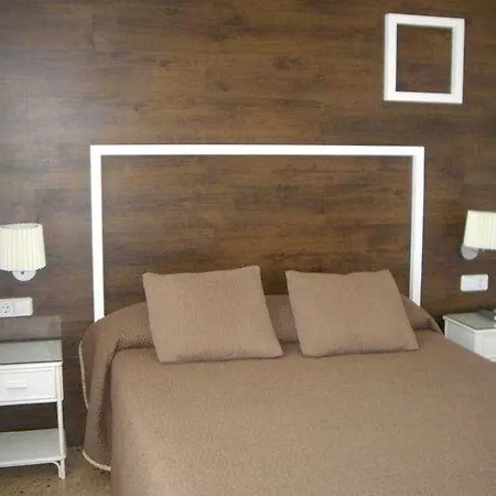 Rhys - Only Adults Hotel 2*